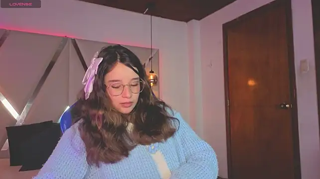 ZoeDear_'s Webcam Show