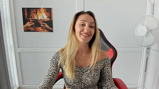 LilyDreamm's Live XXX Chat
