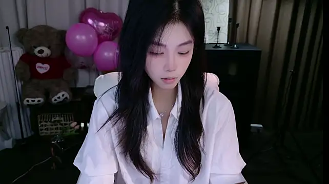 GUGUGAGA-1's Live XXX Chat