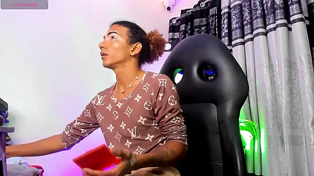 katiee11's Webcam Show