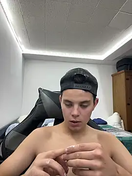 tom27776's Webcam Show