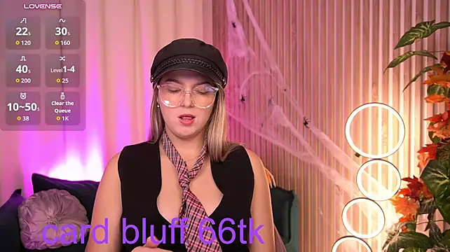 LucreciaStorm's Webcam Show