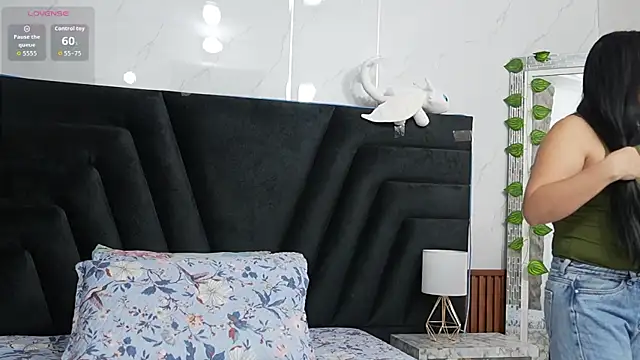 MatureDesiree's Webcam Show