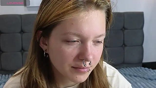 LauraLowe's Webcam Show