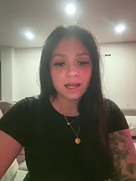 Sarah_miaa's Live XXX Chat