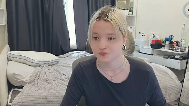 GlimmerGirl_'s Live XXX Chat