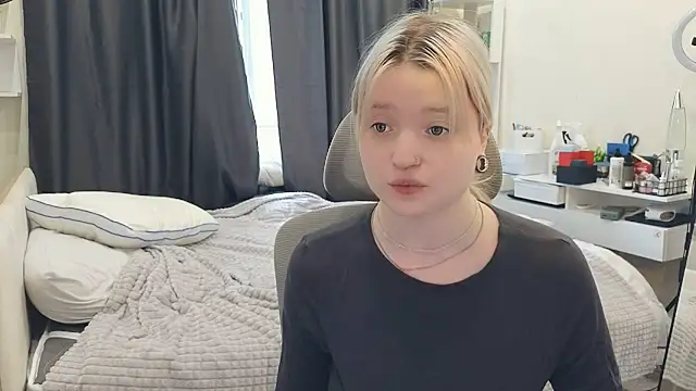 GlimmerGirl_'s Live XXX Chat