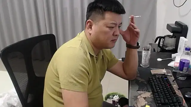 zhang1118's Webcam Show