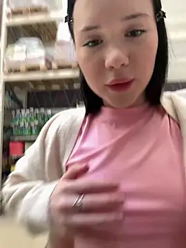 kitty_sixseven's Webcam Show