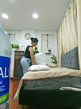 Hannha_1's Webcam Show