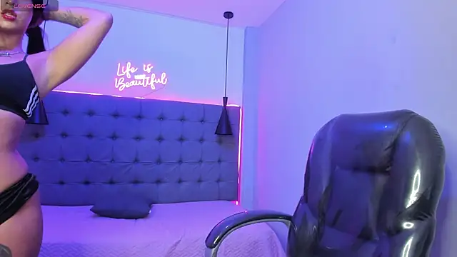 CryBabyVelvet's Webcam Show