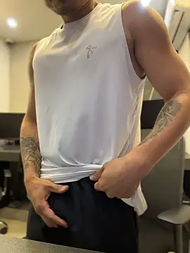 andrewlopezz's Webcam Show