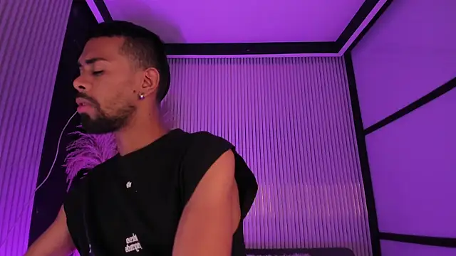 Tyler_204's Webcam Show
