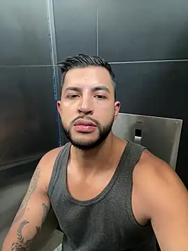 biglatinomaster's Webcam Show