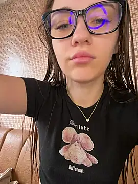 venommumiya's Webcam Show