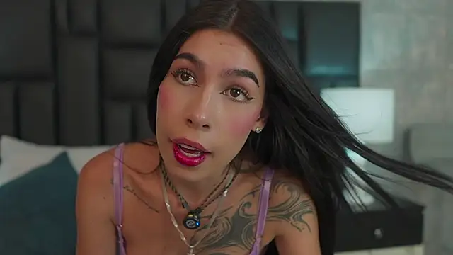 RoxyReinn's Webcam Show