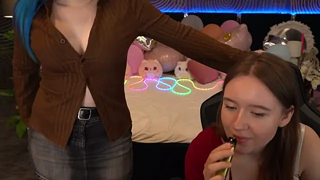 SallyMoonn's Webcam Show