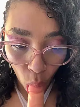 Luna-Velvett1's Webcam Show