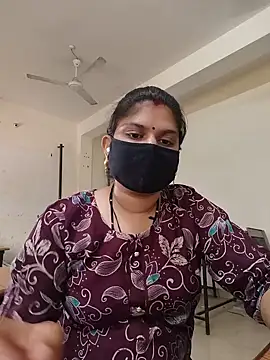 SexyBhumii's Live XXX Chat