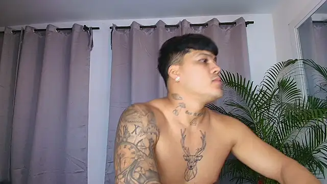 Rey_steele's Webcam Show
