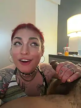 UrHellBri-L's Webcam Show