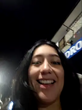 Evelyn_outdoors' Live XXX Chat