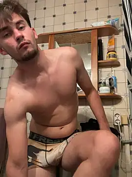 Cestmoi84's Webcam Show