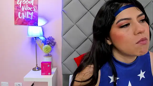 NahomyAdams' Webcam Show