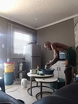 THATHAIRYTALLDUDE's Webcam Show