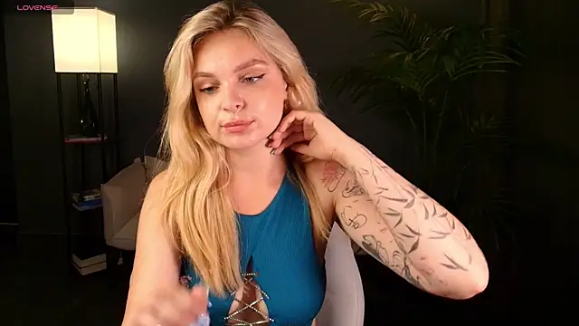 LanaR0se's Webcam Show