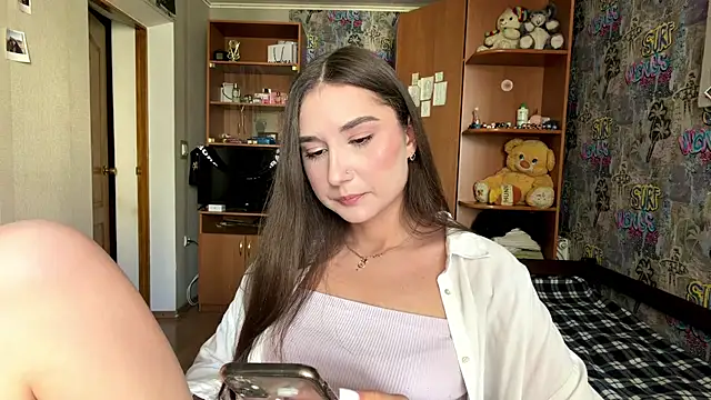 KittyNoSkirty's Webcam Show