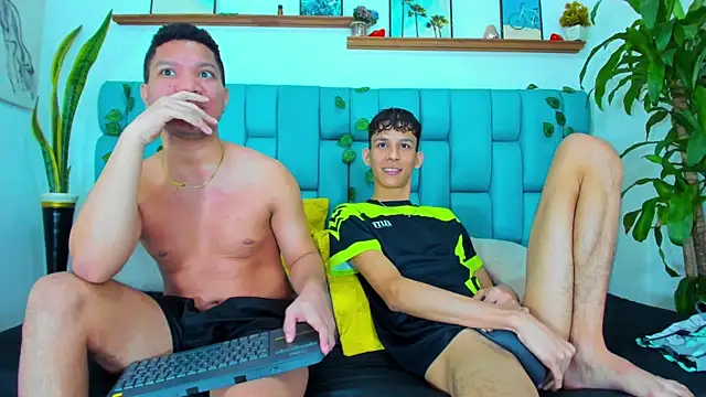 AverageDirtyBoys' Webcam Show