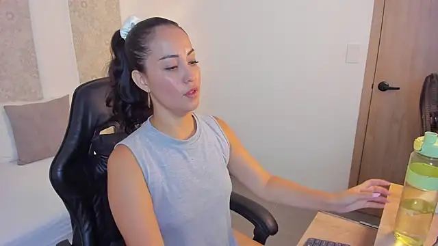 victoria_vallmonte's Webcam Show