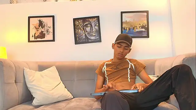 LOVELY_LEGANDS' Webcam Show