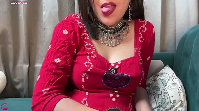 sonia_7's Live XXX Chat