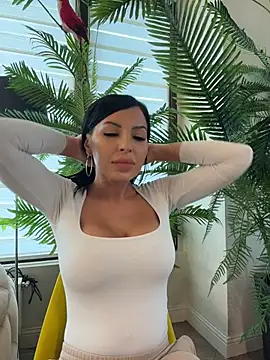 ReynaMorel's Live XXX Chat