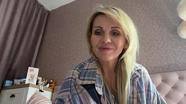 Luxury_Blonde's Webcam Show