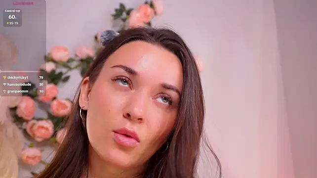 YayMaya's Live XXX Chat