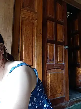 lizasquirt102's Live XXX Chat