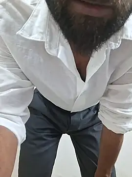 Being_zaroon's Webcam Show