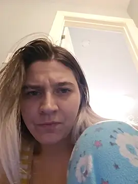 ScarletsWeb's Webcam Show