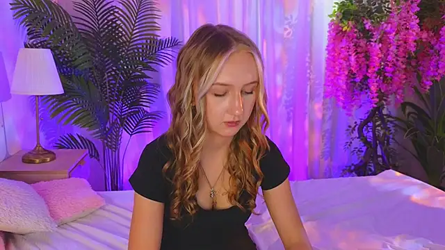 TinaPage's Live XXX Chat