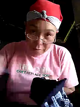 Victoria18t's Webcam Show