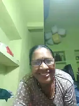 HotLoomaraj29's Webcam Show