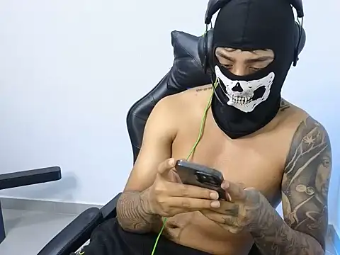 DrainExtreme's Webcam Show