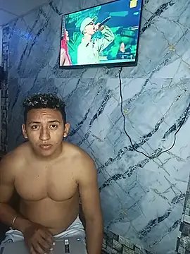 PULIOZX45's Webcam Show