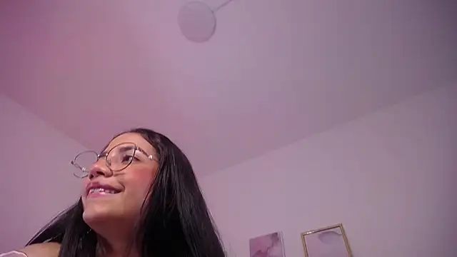 issabella_velvet's Webcam Show