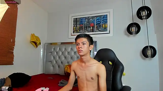fem_danny7's Webcam Show
