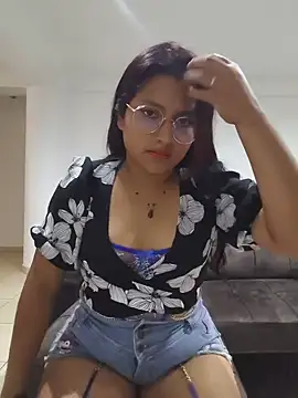 DulceLuna7's Live XXX Chat