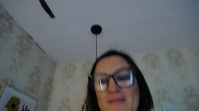 kamelia_bms_'s Live XXX Chat